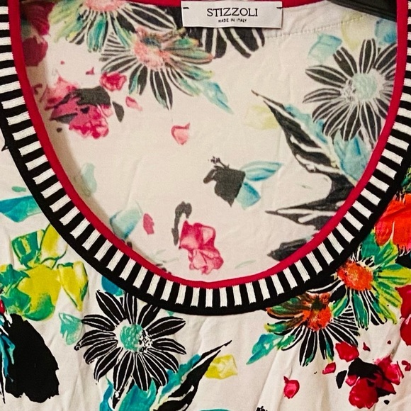 Stizzoli Women’s Misses Regular Scoop Neck Sleeveless Floral Print Blouse - Picture 3 of 4